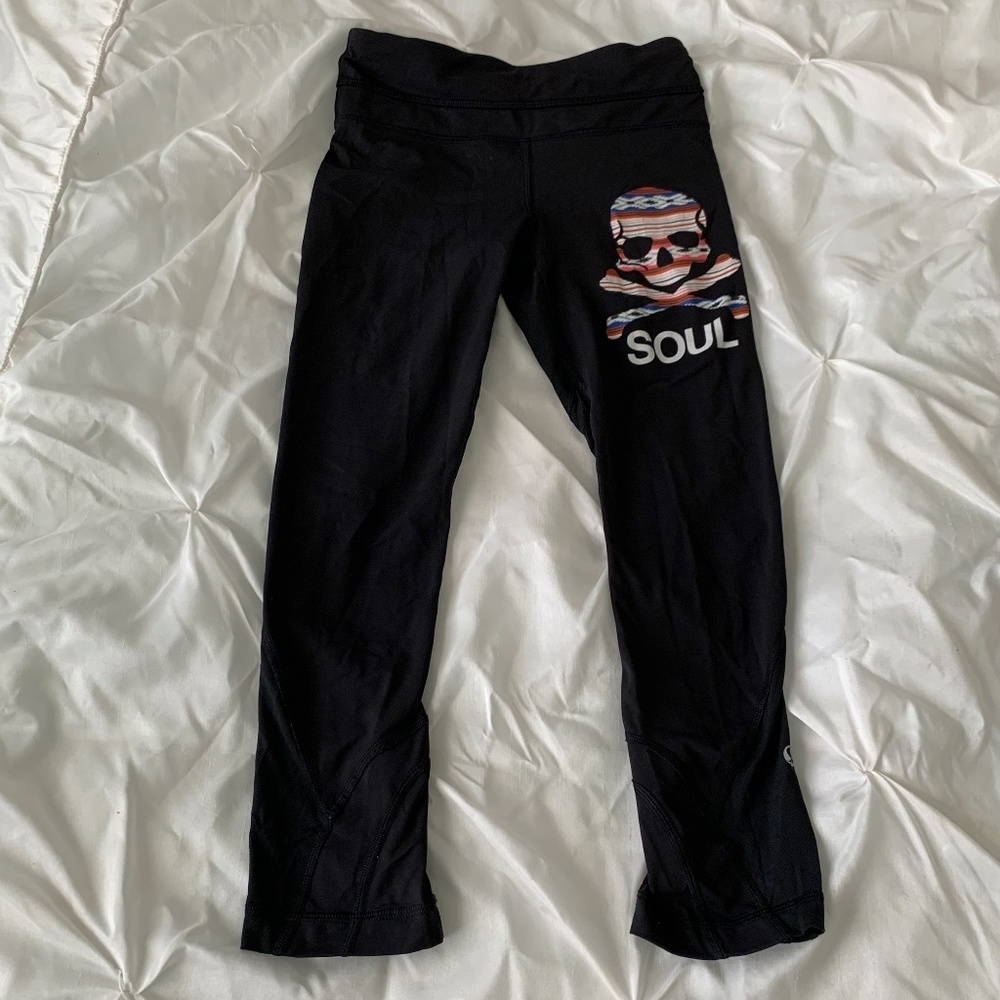 lululemon X Soul Cycle Cropped leggings Skull Print Women’s Small